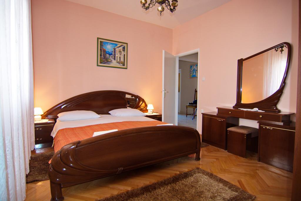 Apartment And Rooms Toka Zadar Exterior photo